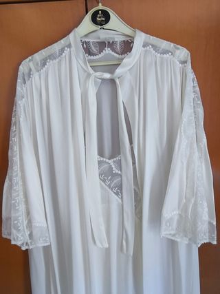 Conjunto bata y camisón blanco