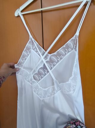 Conjunto bata y camisón blanco