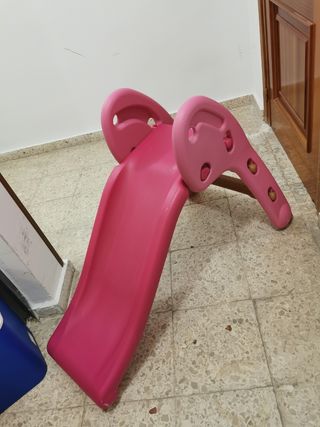 Tobogán infantil rosa