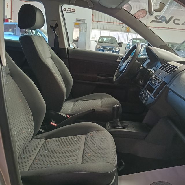 Volkswagen Polo 1.4 75 Cv. Con sólo 53.000 kms.