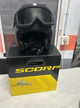 Casco Scorpion Exo con Gafas