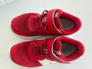 Zapatillas New Balance niño rojas talla 30