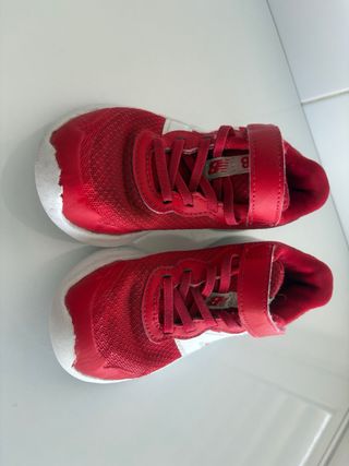 Zapatillas New Balance niño rojas talla 30