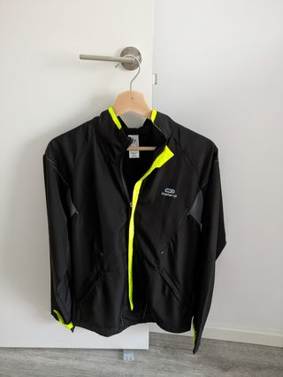 Cortavientos Kalenji Negro y Amarillo