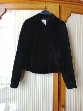 Chaqueta pelo Pull&Bear Negra