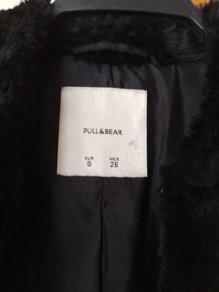 Chaqueta pelo Pull&Bear Negra