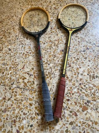 Dos raquetas de squash antiguas