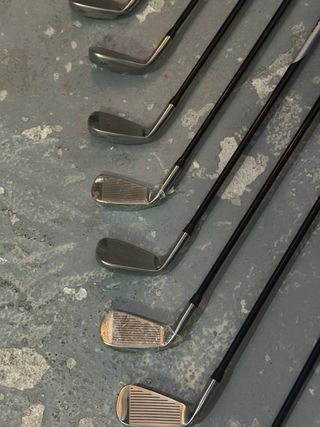 Set de Palos de Golf con Bolsa
Muchos sin usar.
