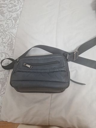 Riñonera plastificada negra