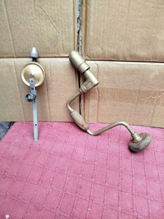 Berbiquí antiguo de mano