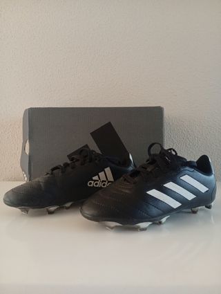 Botas de fútbol niño n° 33 
Adidas Goletto 