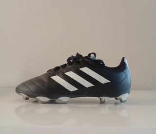 Botas de fútbol niño n° 33 
Adidas Goletto 