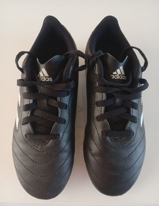 Botas de fútbol niño n° 33 
Adidas Goletto 