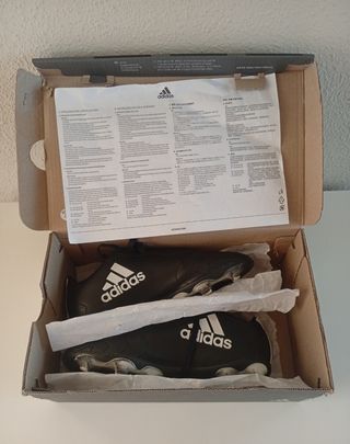 Botas de fútbol niño n° 33 
Adidas Goletto 