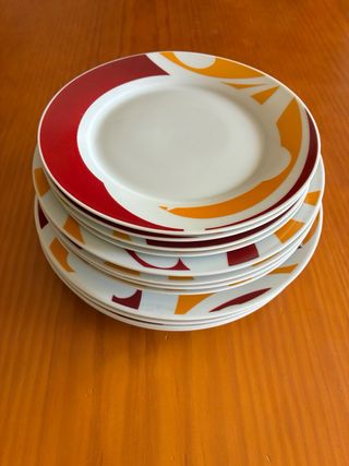 Vajilla Porcelana fina 4 Servicios.