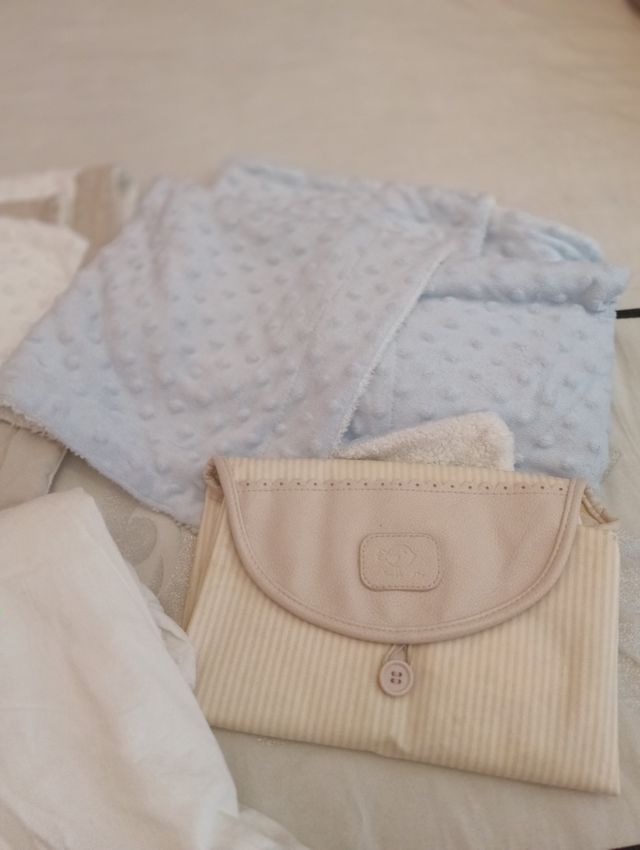 Lote 2 mantas y cambiador bebé