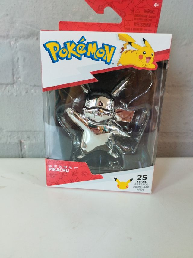 Pokemon Pikachu 25 Aniversario Figura Cromada
