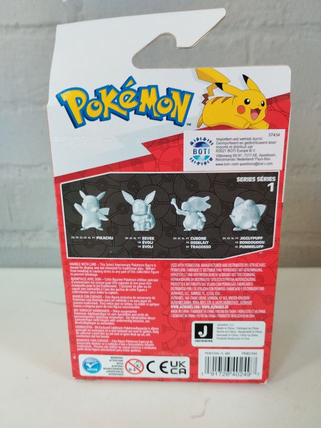 Pokemon Pikachu 25 Aniversario Figura Cromada