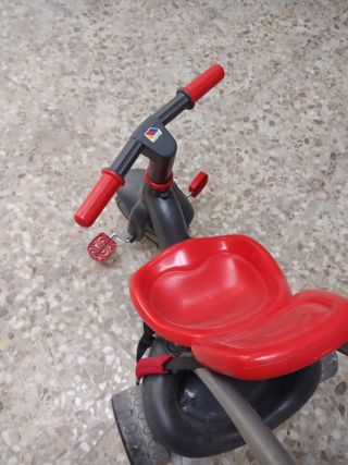 Triciclo infantil rojo