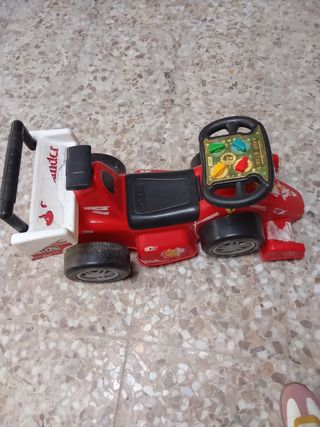 Coche correpasillos rojo