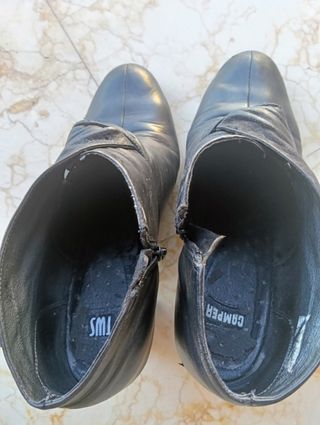 Botines tacón negros Camper, casi 9 cm. de tacón