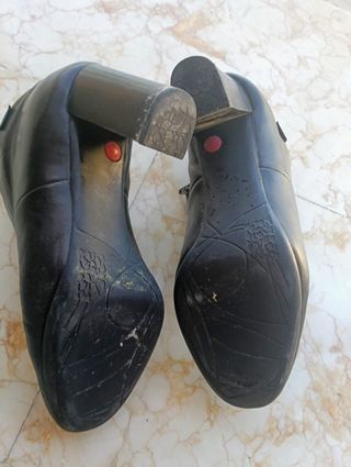 Botines tacón negros Camper, casi 9 cm. de tacón
