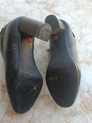Botines tacón negros Camper, casi 9 cm. de tacón