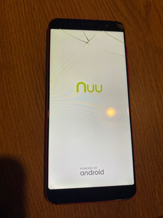 Smartphone NUU N5702L Rosso - Vetro Rotto