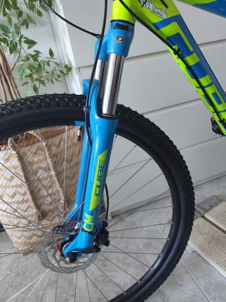 Bicicleta Cube Aim Kiwi/Blue
