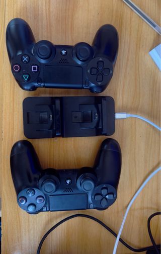 2 Mandos PS4 Originales + Base de Carga