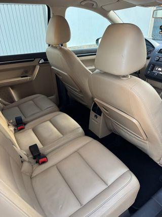 Volkswagen Touran 2011