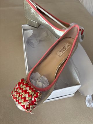 Zapatos PACOMENA by MENBUR dorados y rojos