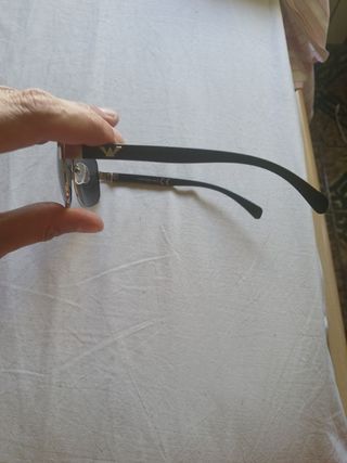 Gafas de sol aviador doradas y grises