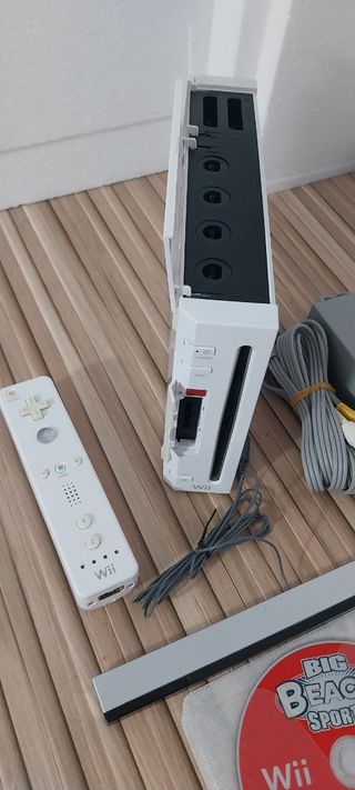Nintendo Wii Blanca + Juego Big Beach Sports
