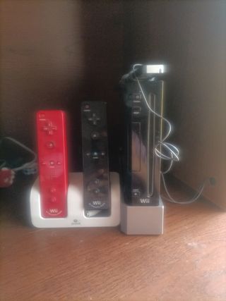 Consola Nintendo Wii Negra y Roja