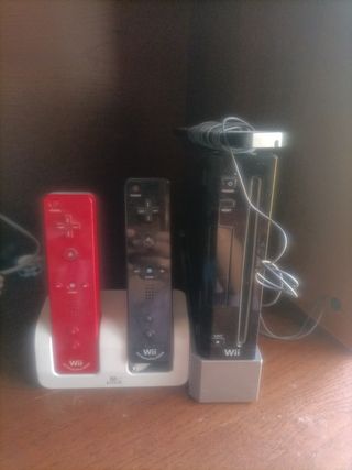 Consola Nintendo Wii Negra y Roja