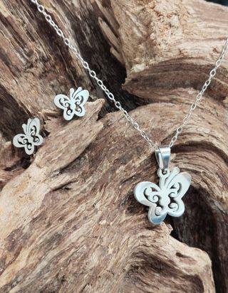 Conjunto Acero Mariposas Collar y Pendientes