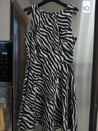 Abito fantasia zebrata beige e nero