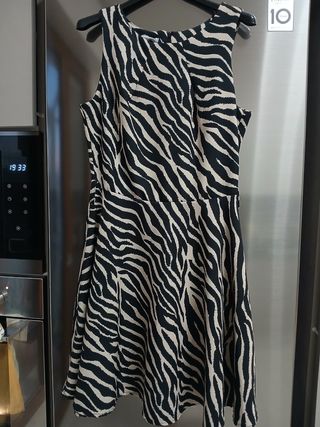 Abito fantasia zebrata beige e nero