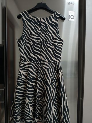 Abito fantasia zebrata beige e nero