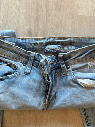 Pantalones vaqueros American Eagle 