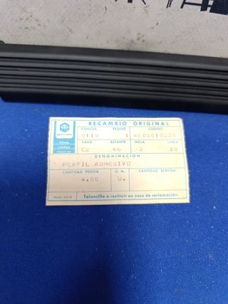 Perfil Adhesivo Piaggio