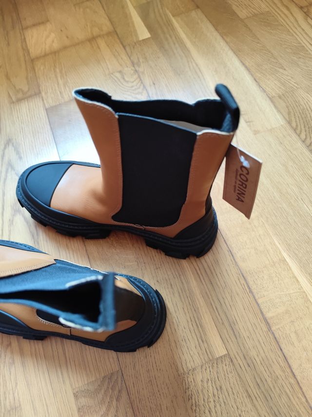 Botas Corina Marrones y Negras