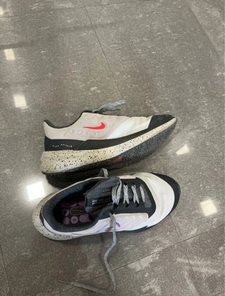 Nike Air Winflo Shield T.37,5