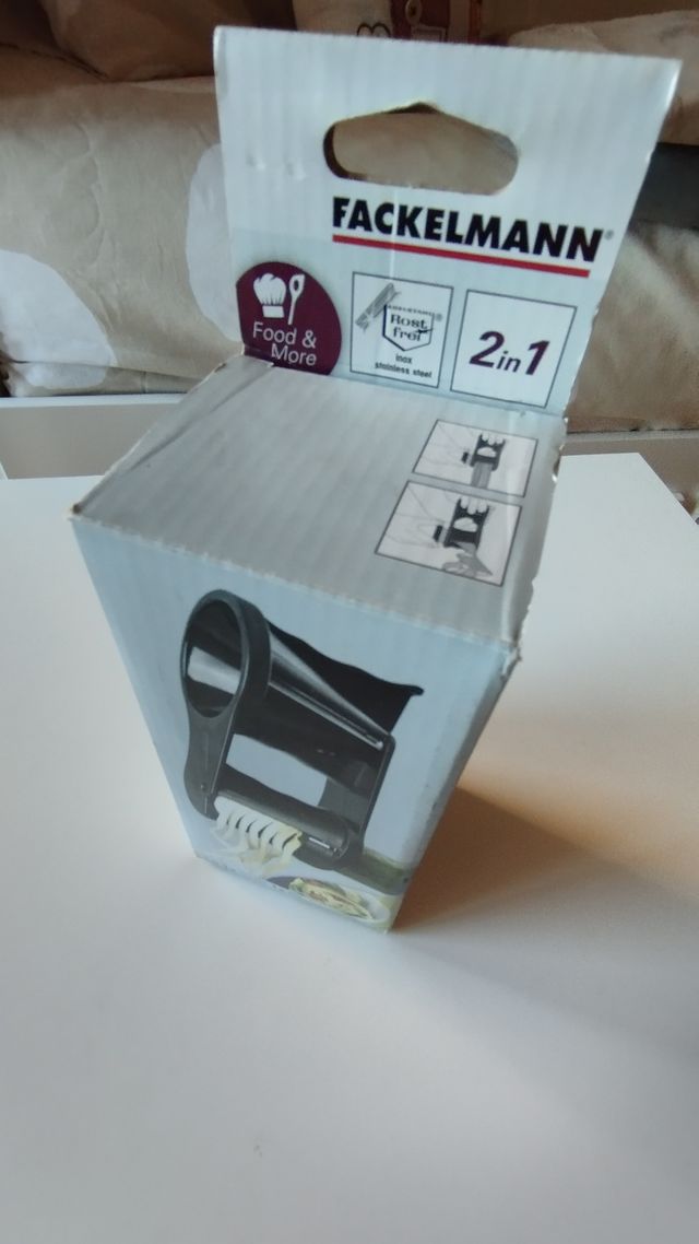 Cortador de frutas y verduras FACKELMANN