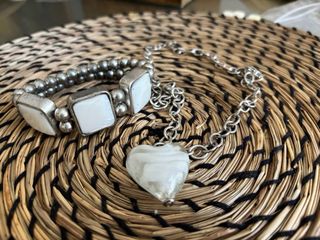 Conjunto collar corazón  y pulsera.