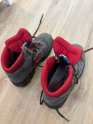Botas de Montaña Chiruca Gris y Rojo Goretex