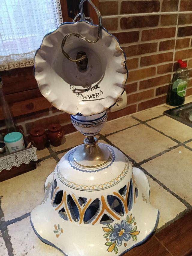 Lámpara de cerámica artesanal