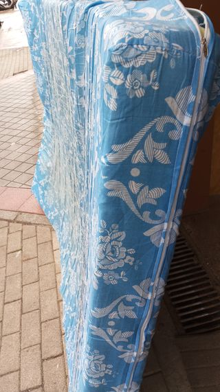 LEER - Colchón gomaespuma 135x190 cm matrimonial