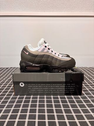 Zapatillas Nike Air Max grises y rosas